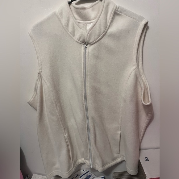 Blair Soft Cream Vest - Picture 4 of 5